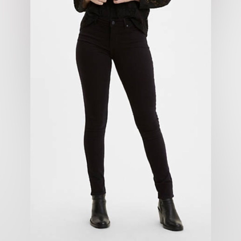 Levi’s Mid Rise Black Skinny Jeans Size 6